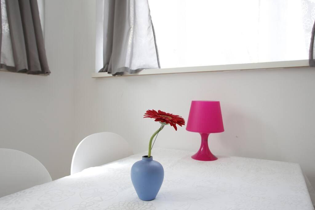 Sunny Apartment At Rostock - Pink Exterior photo